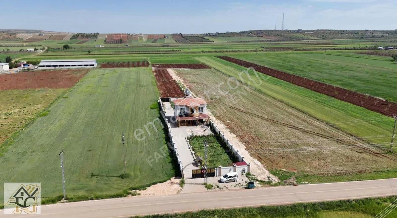 Muhacirosman Da Satlık Asvalt Üstü Lüks Villa