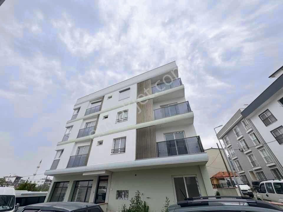 Davutlarda Merkezde Köşe Arakat Daire