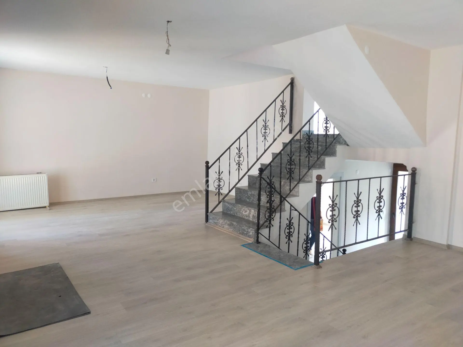 Kw Murat Taştan'dan , Yenilenmiş Satılık 4 Katlı Villa - Görsel 4