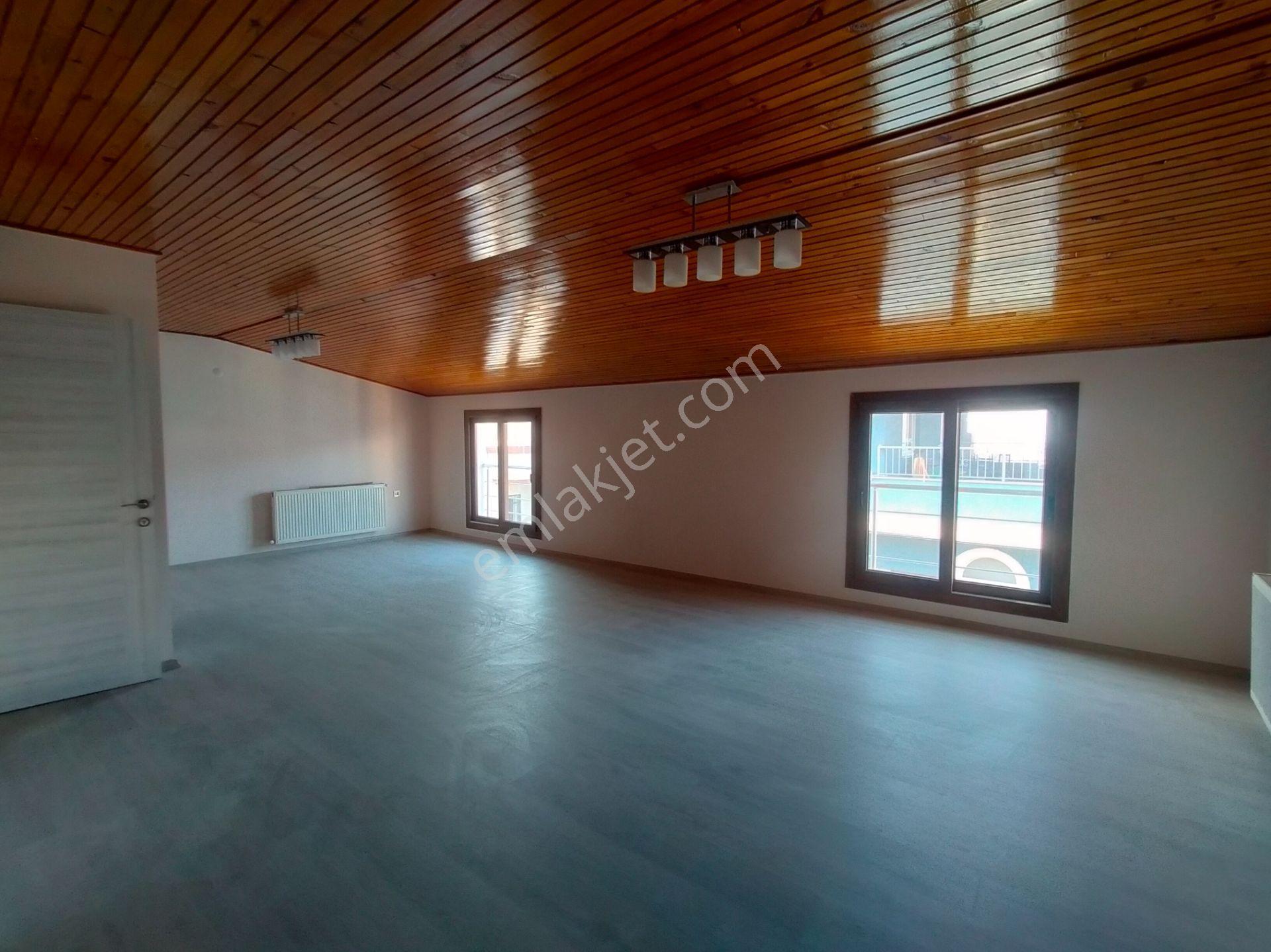 Kw Murat Taştan'dan , Yenilenmiş Satılık 4 Katlı Villa - Görsel 17