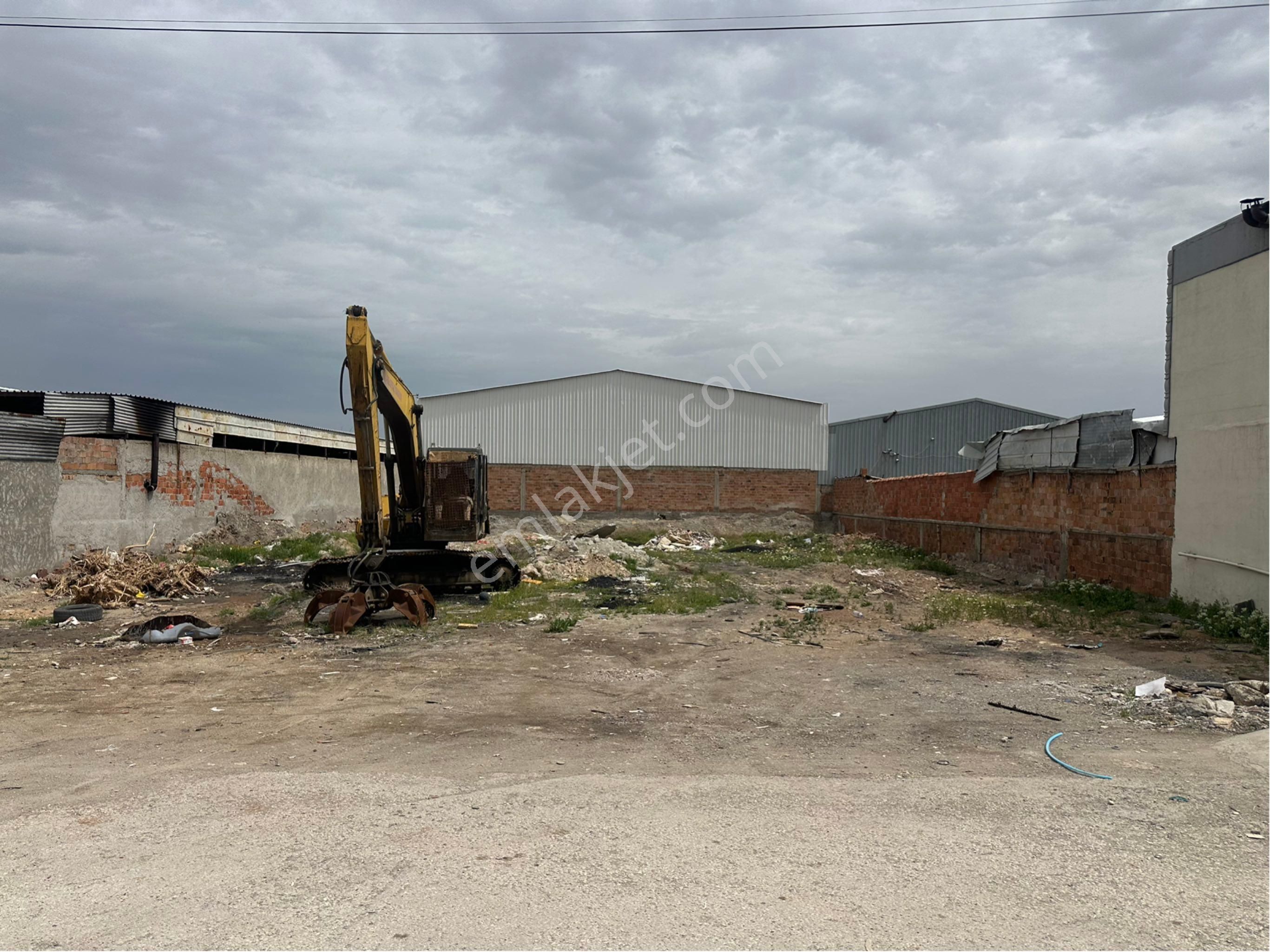 Furkan Doğan’dan Meston Fabrikası Arkasın’da 880m2 Kiralık Arsa