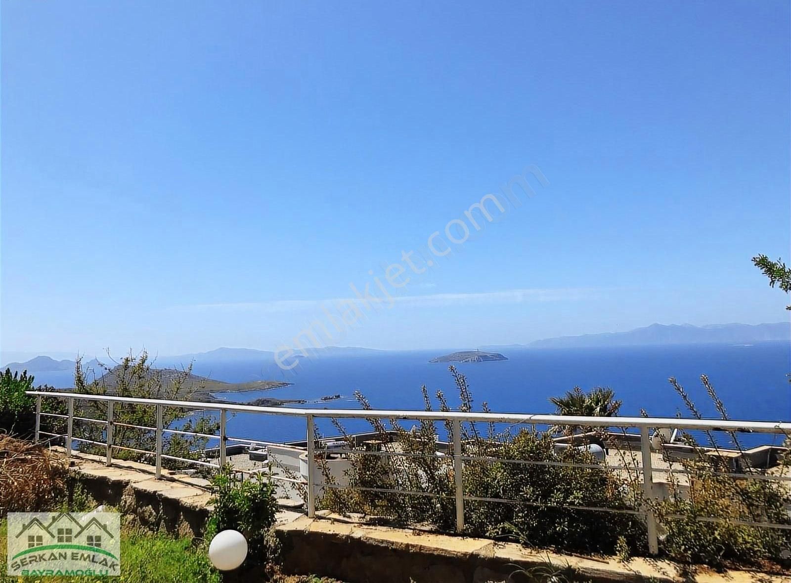 Gümüşlükte Lebiderya Deniz Manzaralı Bahçe Katı Kiralık Yazlık