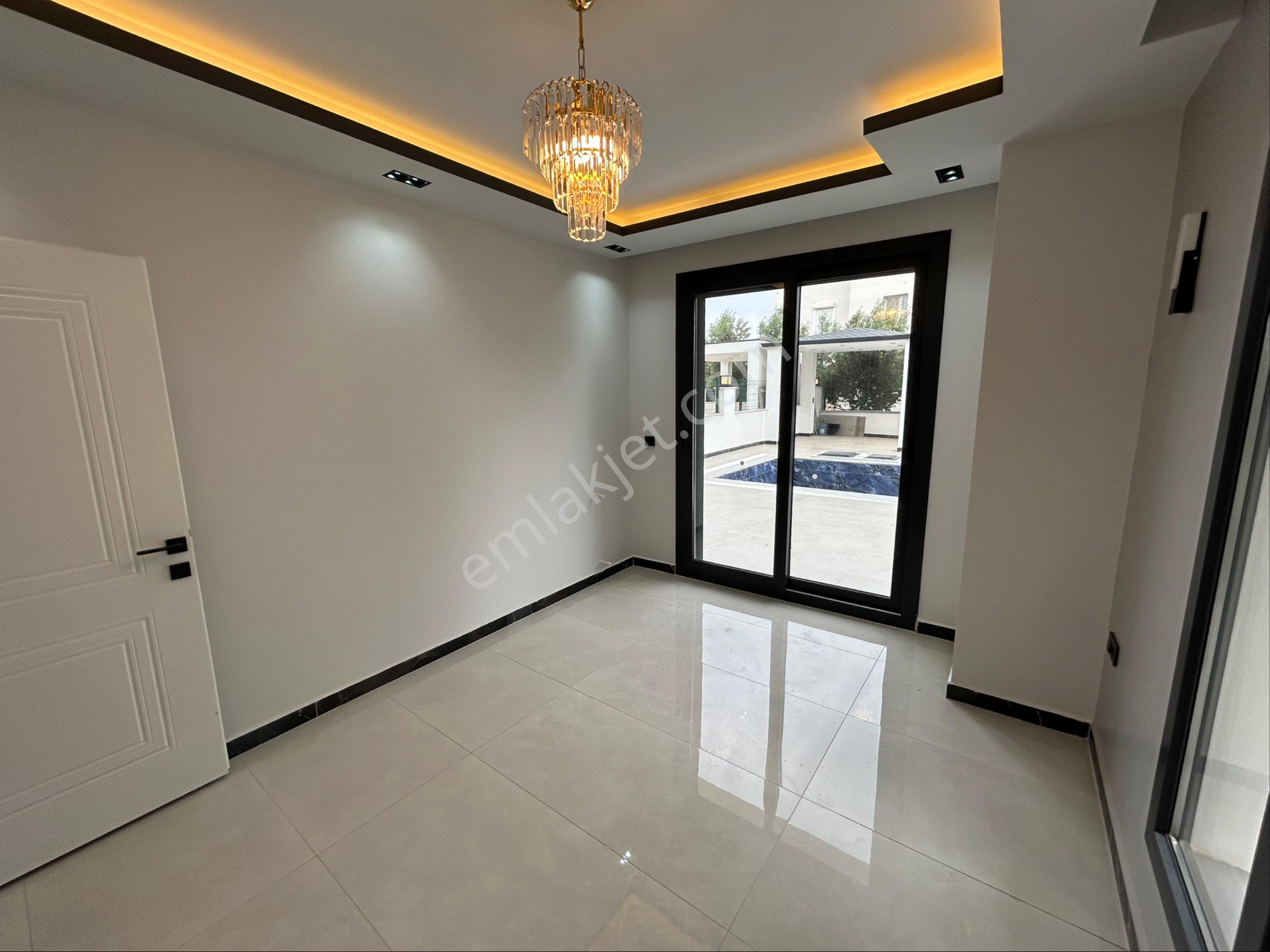 Didimde Sahile Yakın 5+1 Müstakil Villa - Görsel 21