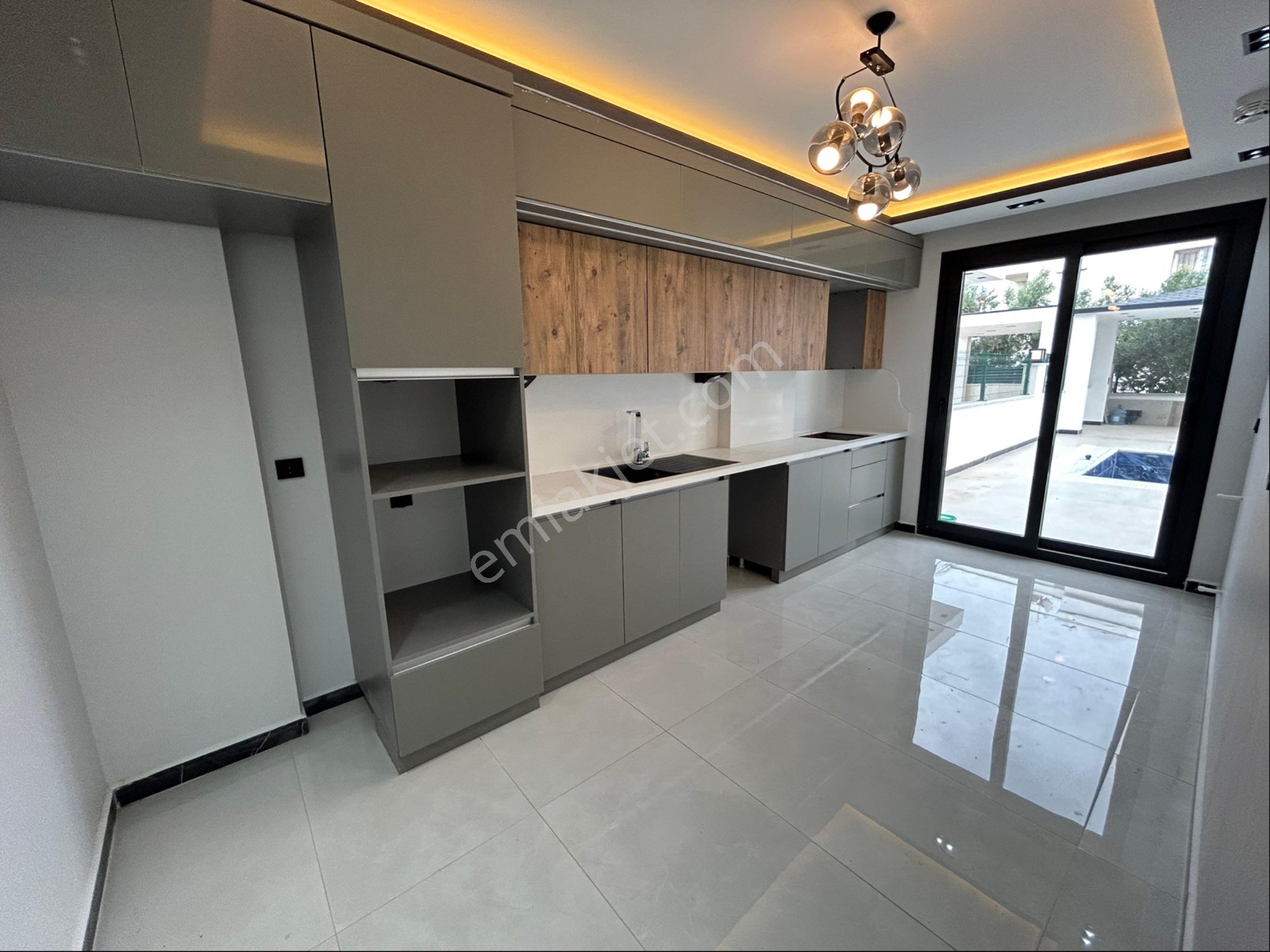 Didimde Sahile Yakın 5+1 Müstakil Villa - Görsel 17