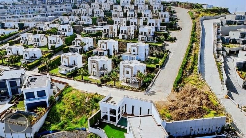 Bodrum Gümüşlük Yalıkavak Geniş Bahçeli Havuz Projeli Köşe Villa - Görsel 12