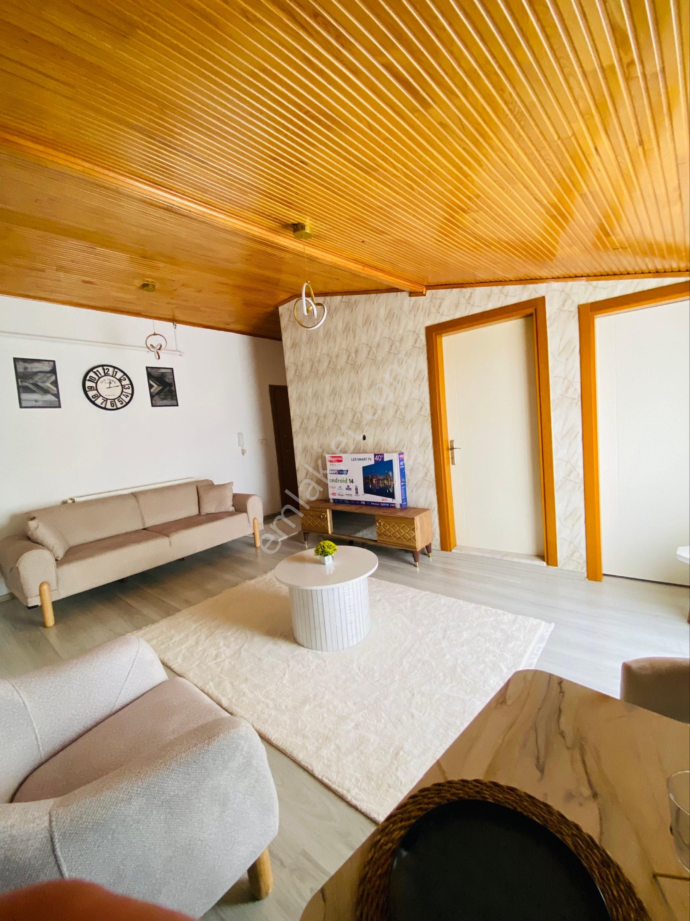 Geniş Büyük Teraslı 1+1 Full Sıfır Eşyalı Yatırımlık Apart
