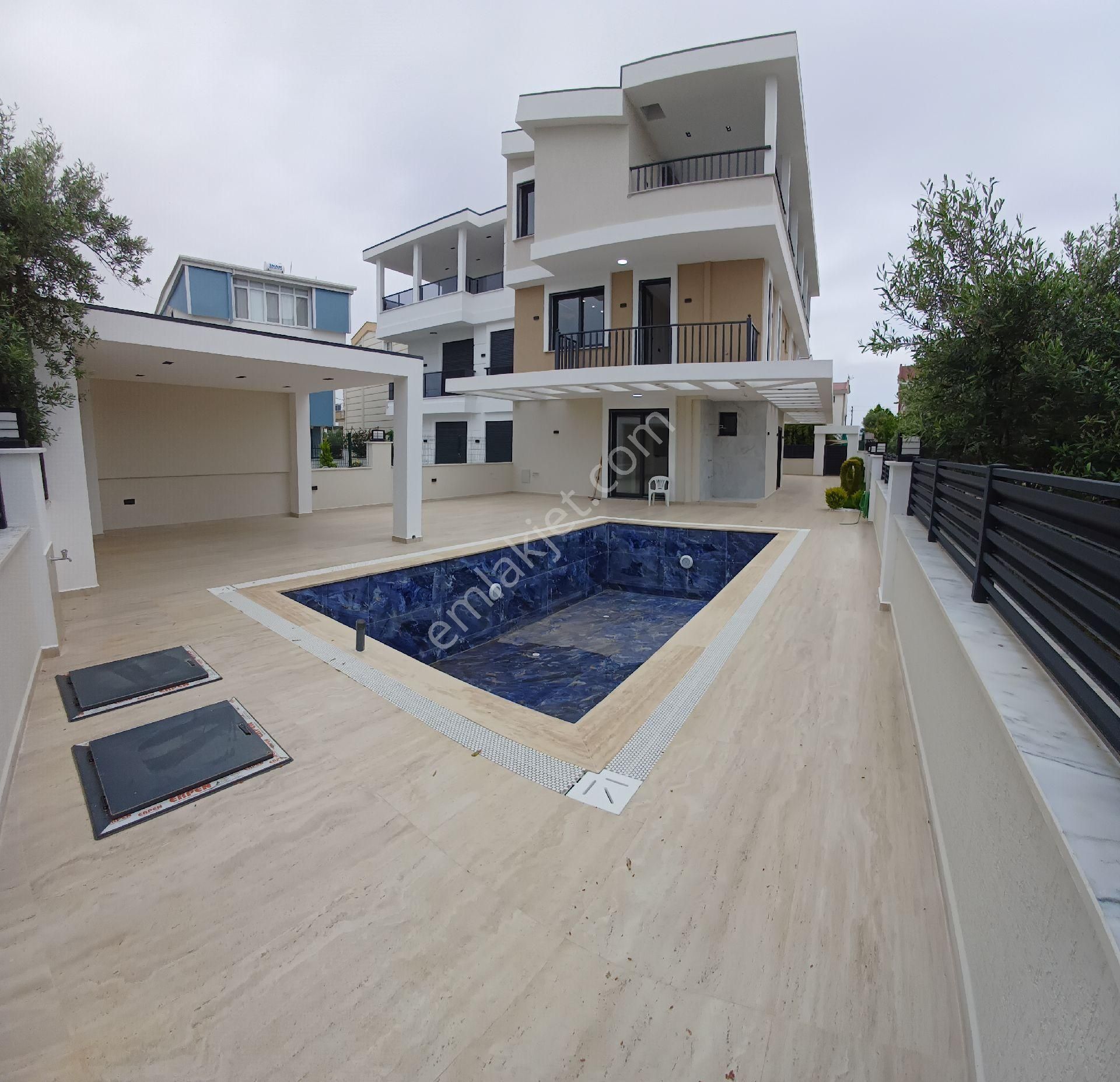 5+1 Havuzlu Villa