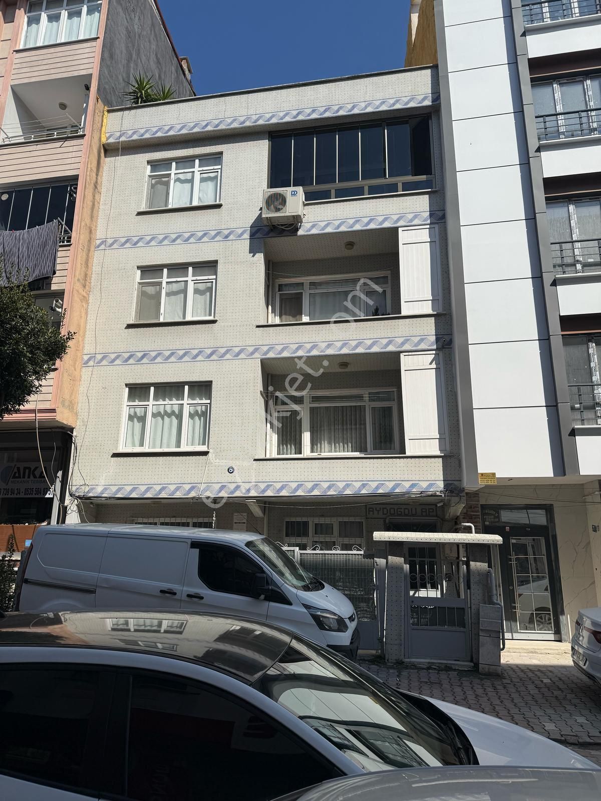 Yenikent Mahallesinde Satılık Komple Bina