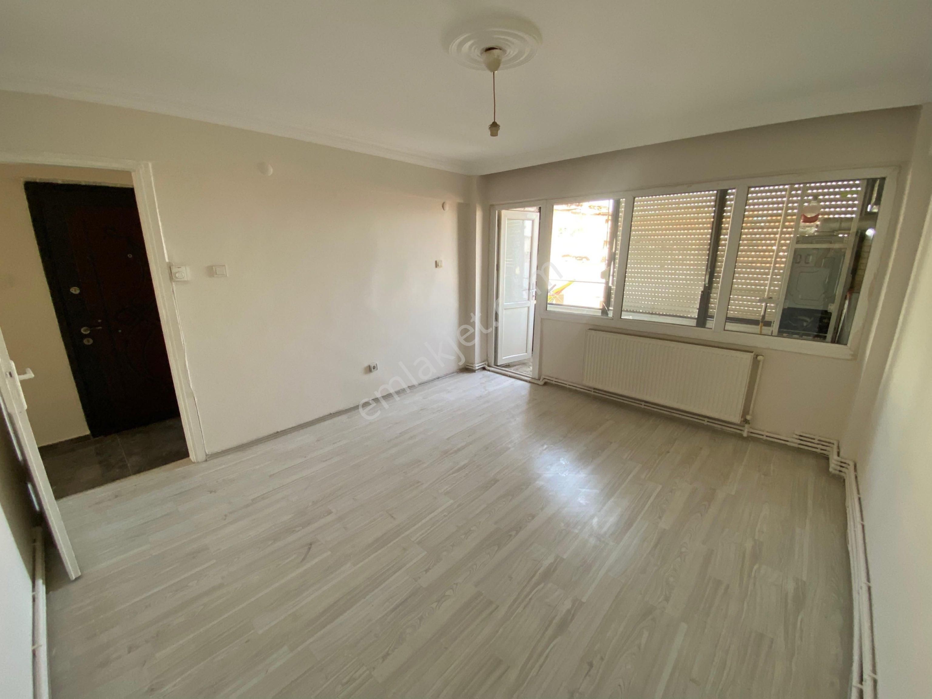 Yeşilyurt Merkez Camii Karşısında 3+1 Doğalgazlı Ferah Daire