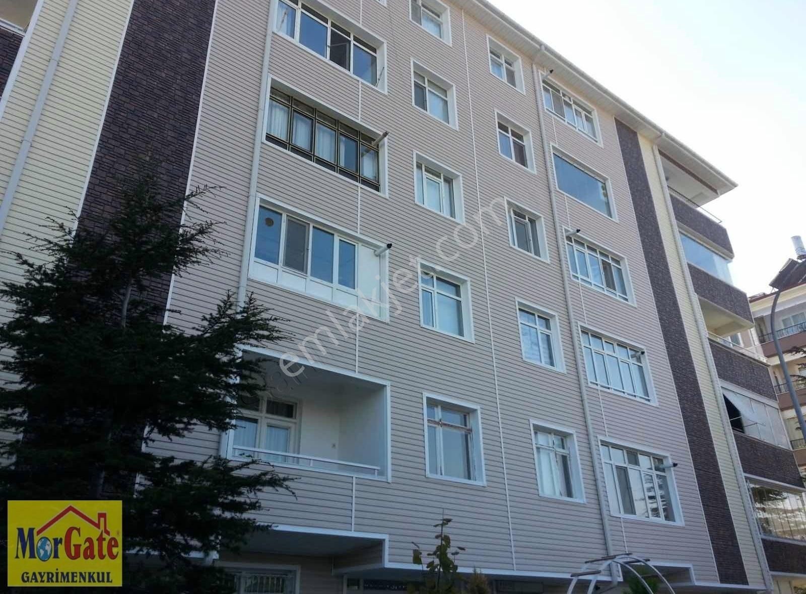 Konevi Mahallesi Tren Garı Yakını Bakımlı Kiralık Daire