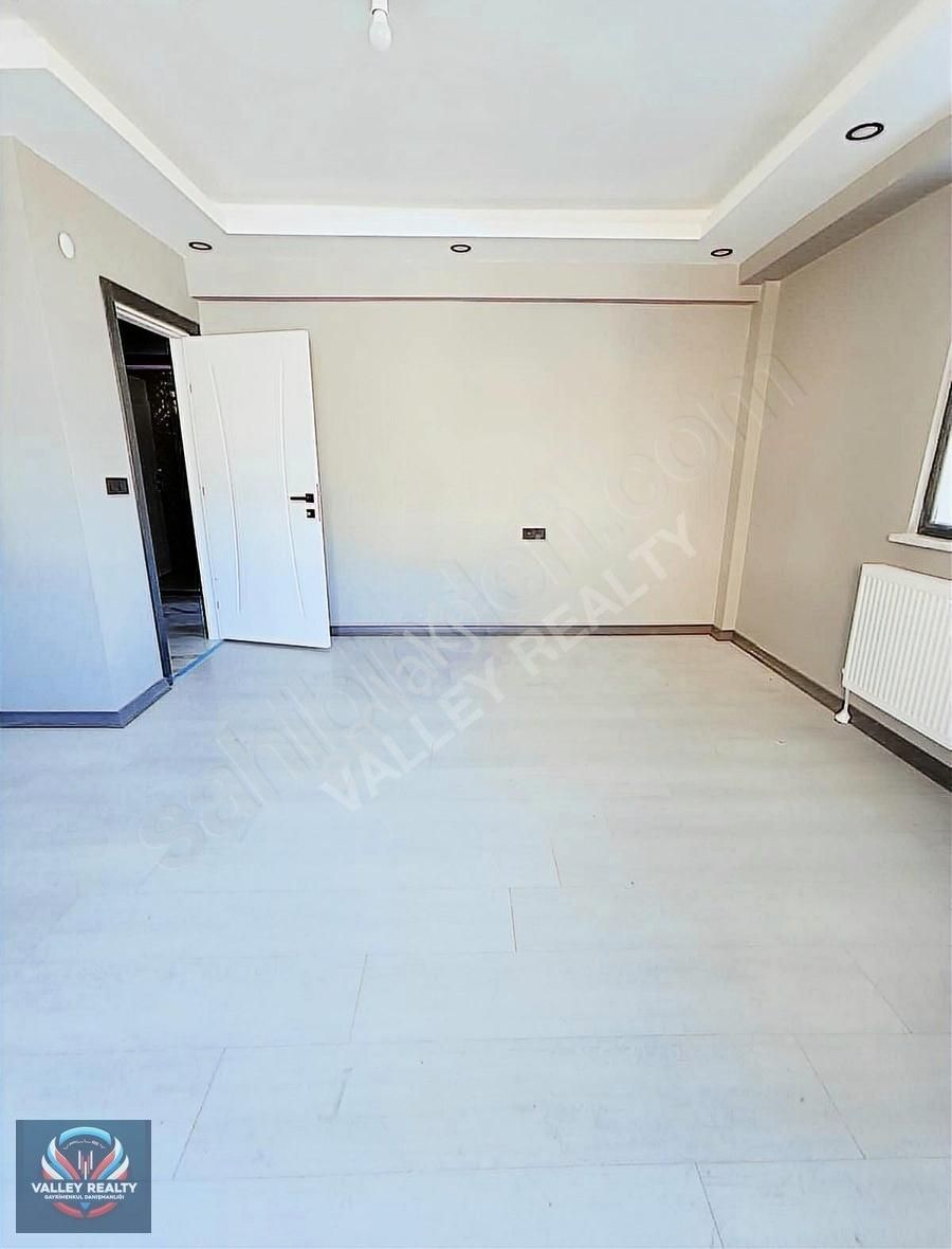 Valley Realtyden Giriş Katta Sıfır 1+1