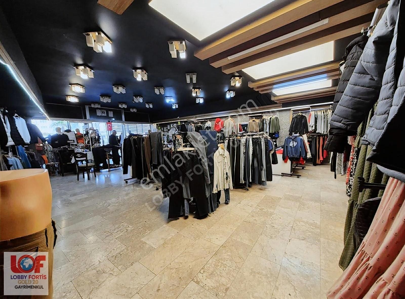 Lobby Fortisten Karahasanlıda Satılık 110 M2 Dükkan