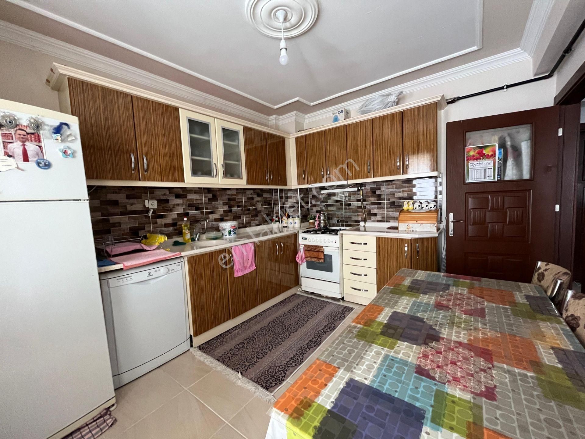 Elisa Gyo// Beyazşehir Işıkkent Sitesi 3+1 Ara Kat Güney Cephe Meskenli Satılık Fırsat Dairesi