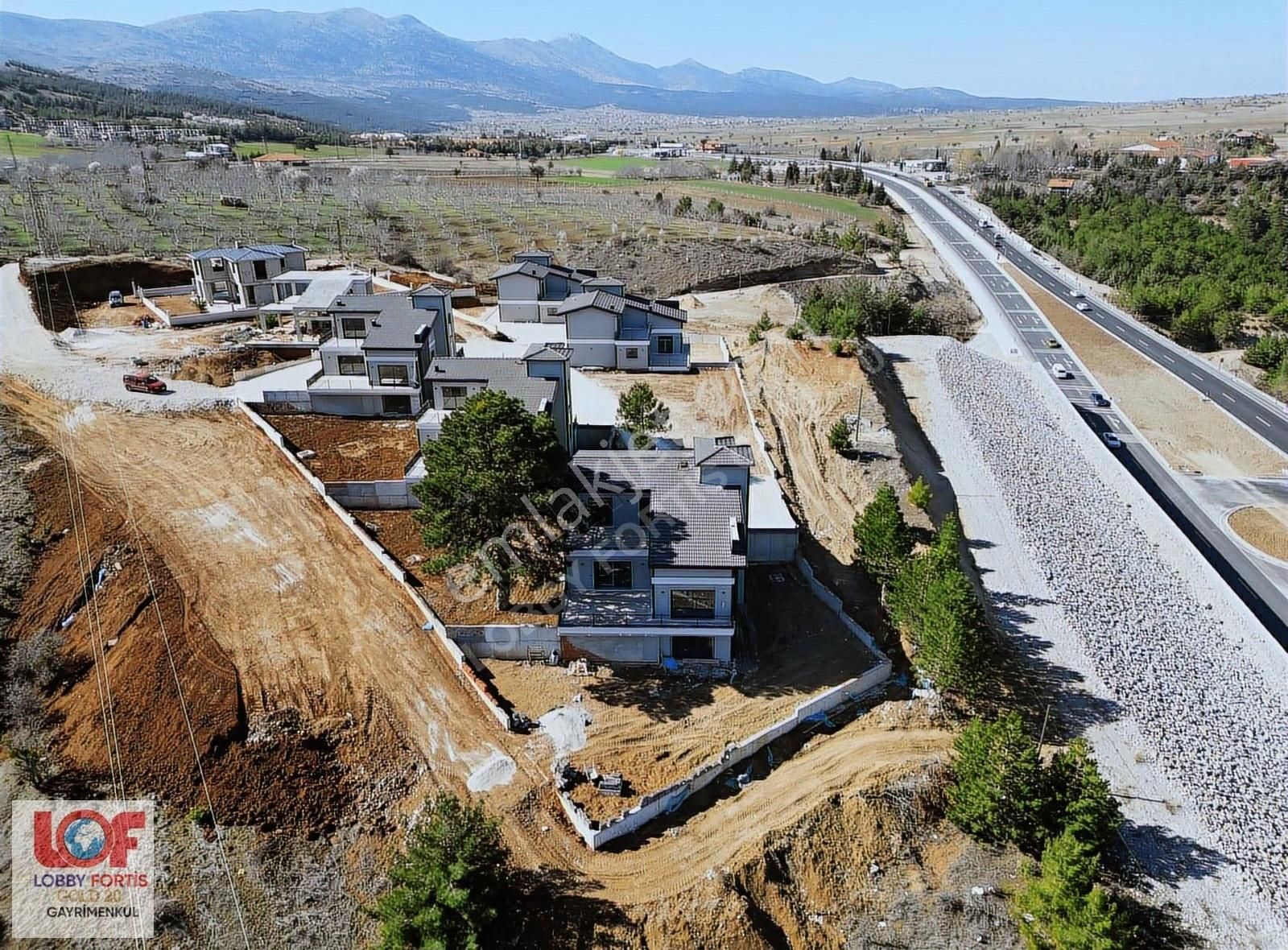 Lobby Fortis'ten Cankurtaran'da Anayol Üstü Satılık Villa