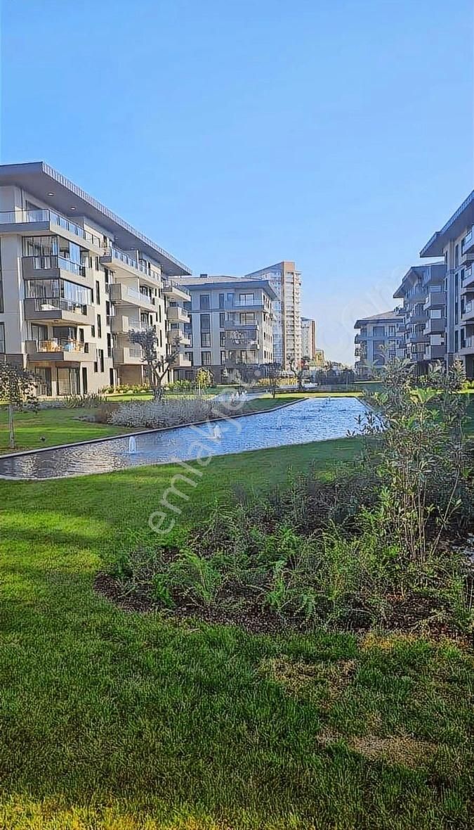 Boş ! Güncel Tema İstanbul 2 Çarşı Yakını Büyük Tip 3+1 Daire