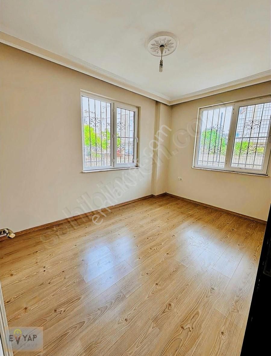 Ahatlı'da Ayrı Mutfaklı Balkonlu Eşyasız 2+1 Kiralık Daire