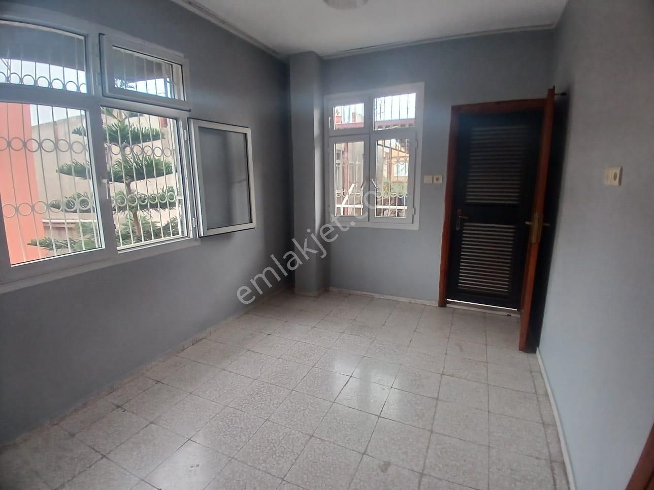 Adana Yüreğir Ptt Evlerinde Doğalgaz Sobalı 3+1 Geniş Kiralık Aylık Daire !! Açıklama Okuyalımm!!