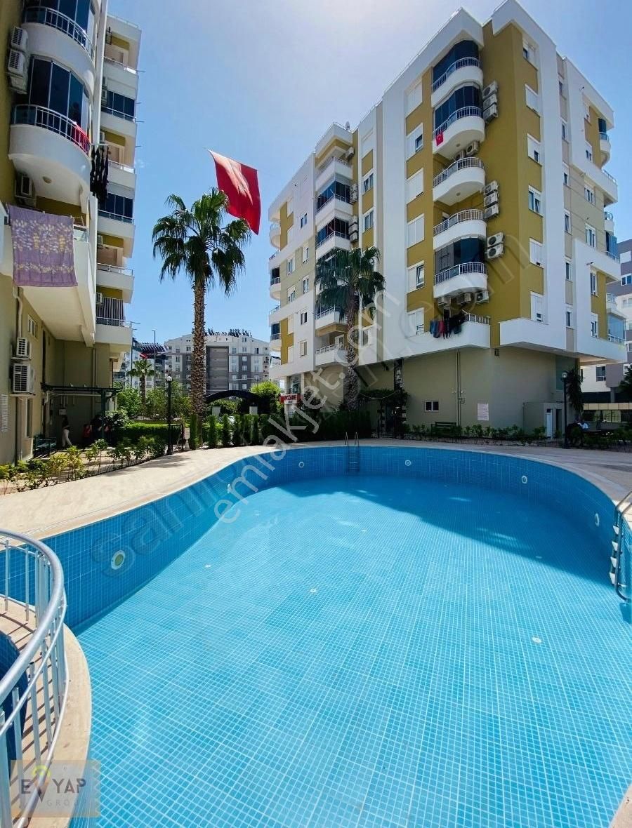 Konyaaltı Defne Konutlarında 3+1 Havuzlu Katta Kiralık Daire