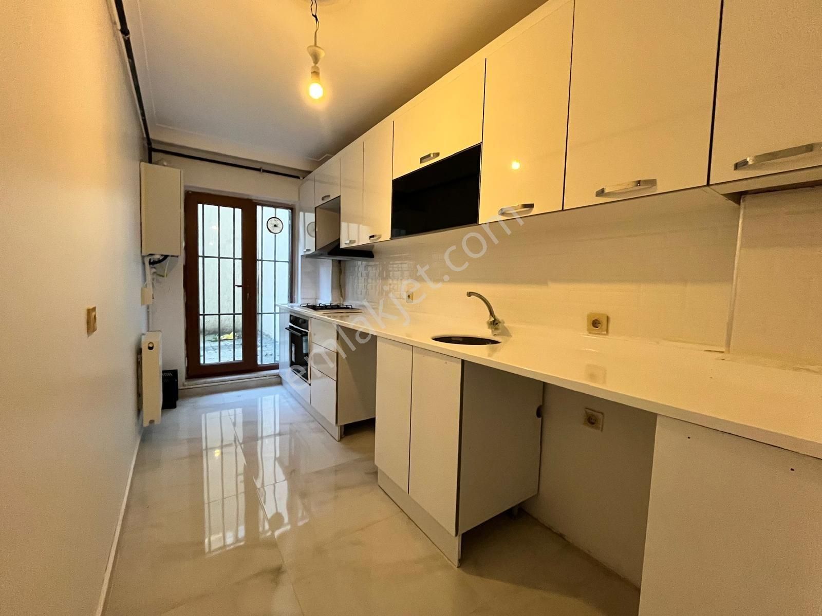 Çekmeköy Safranbolu Evlerinde Çift Bahçeli 2+1 Satılık Daire