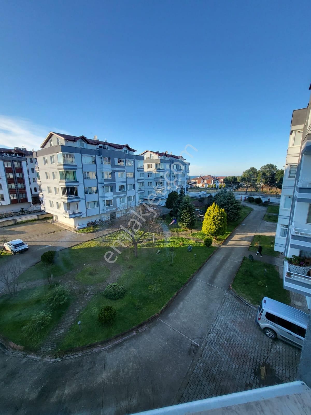 Cumhuriyet Mahallesinde Site İçerisinde Eşyalı 2+1 Daire