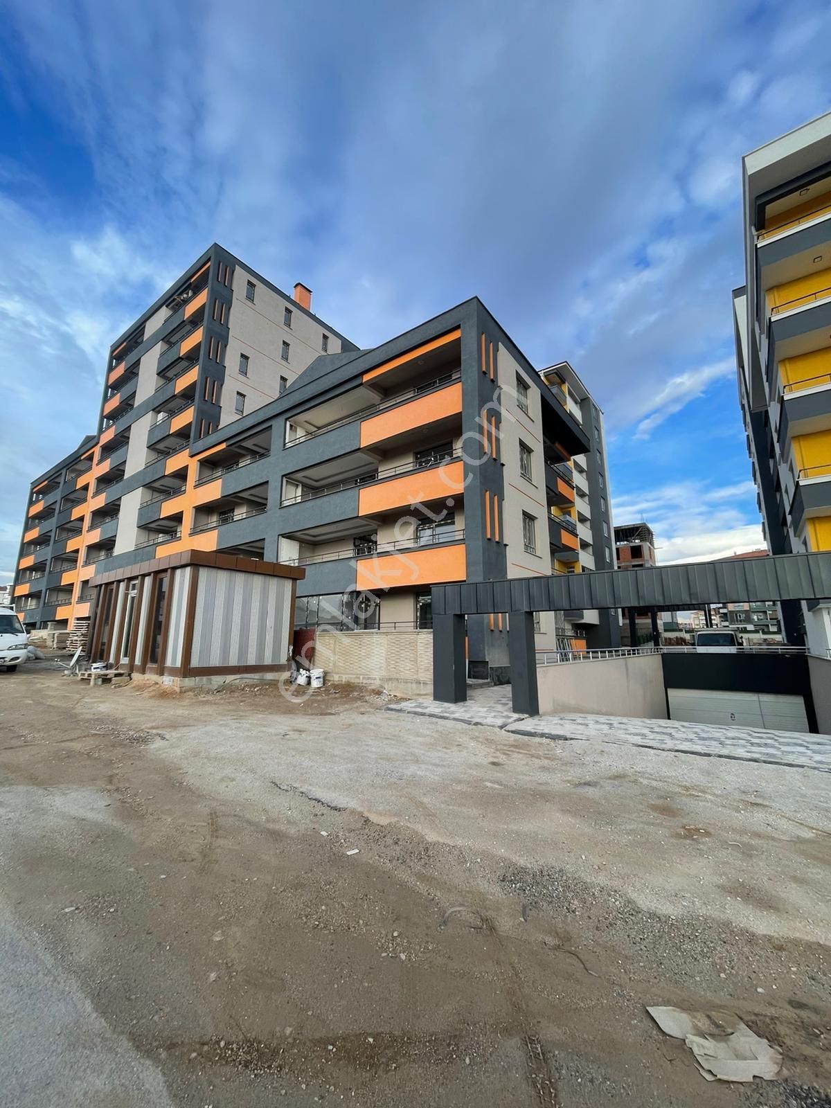 Novaland Avm Yakını Satılık 3+1 Daire