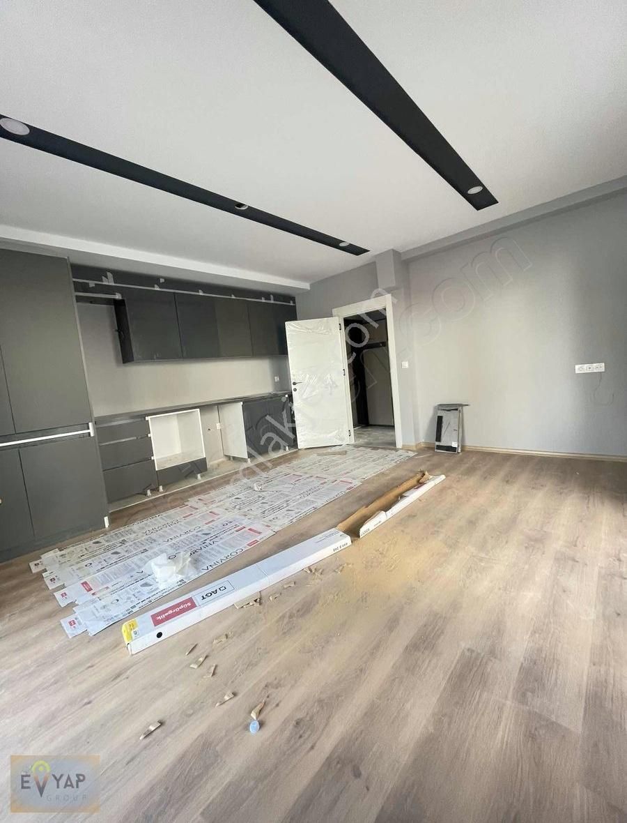Yeşilyurtta Lüks 1+1 Geniş Balkonlu Satılık Daire