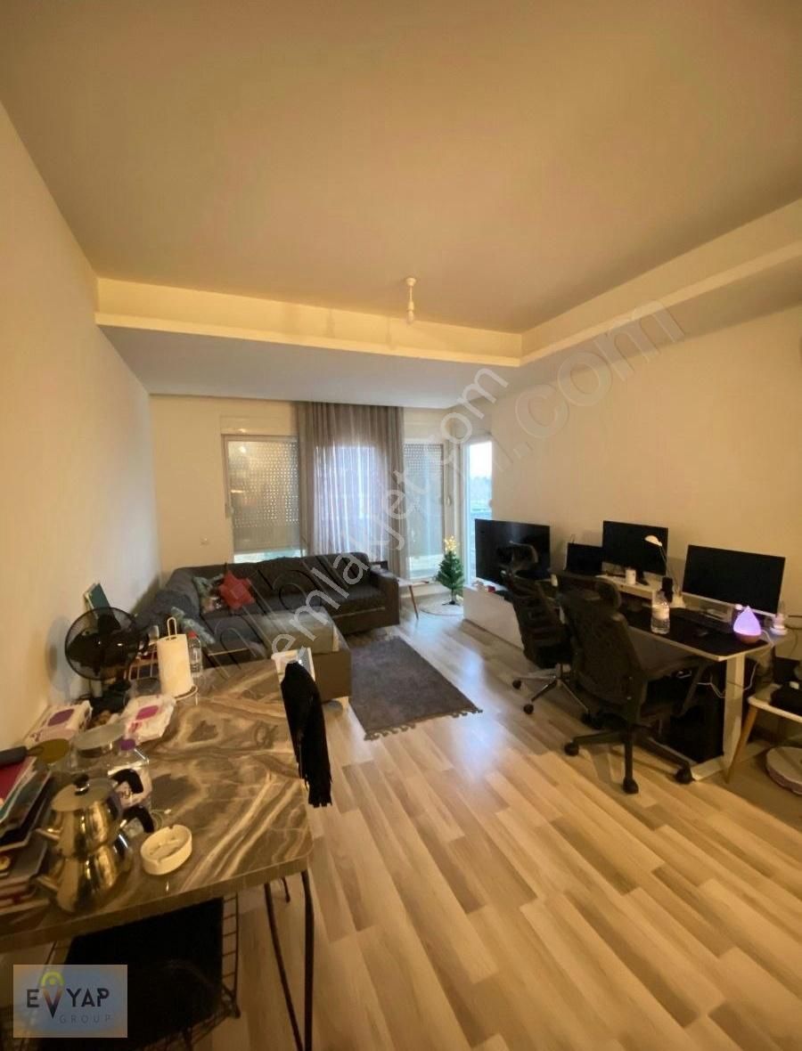 Gülveren'de Merkezi Konumda 1+1 Satılık Daire