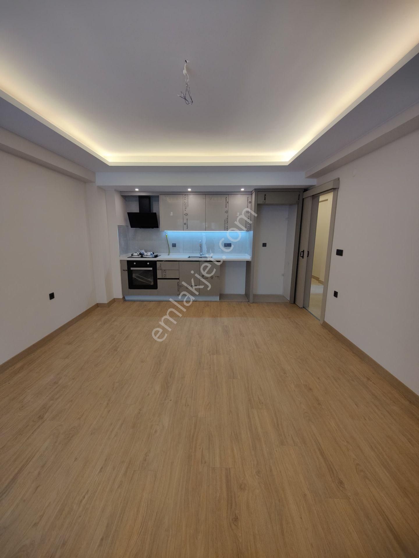 Karşıyaka Anadolu Cad. Arkası Yeni Binada Arakat 2+1 Daire E-39