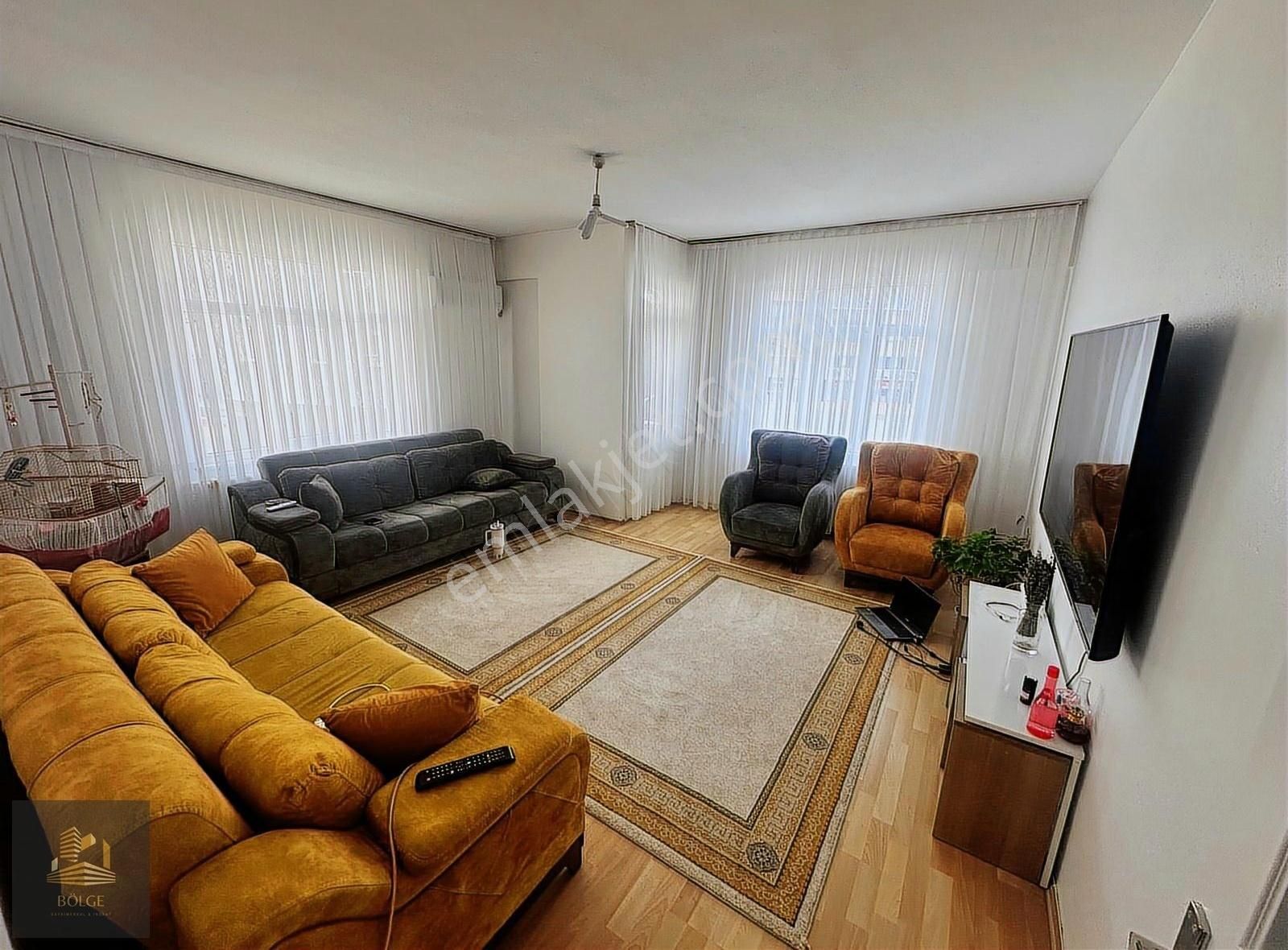 Bölge'den Fevziçakmak Mahallesinde Merkezi Konumda 150 M2 3+1