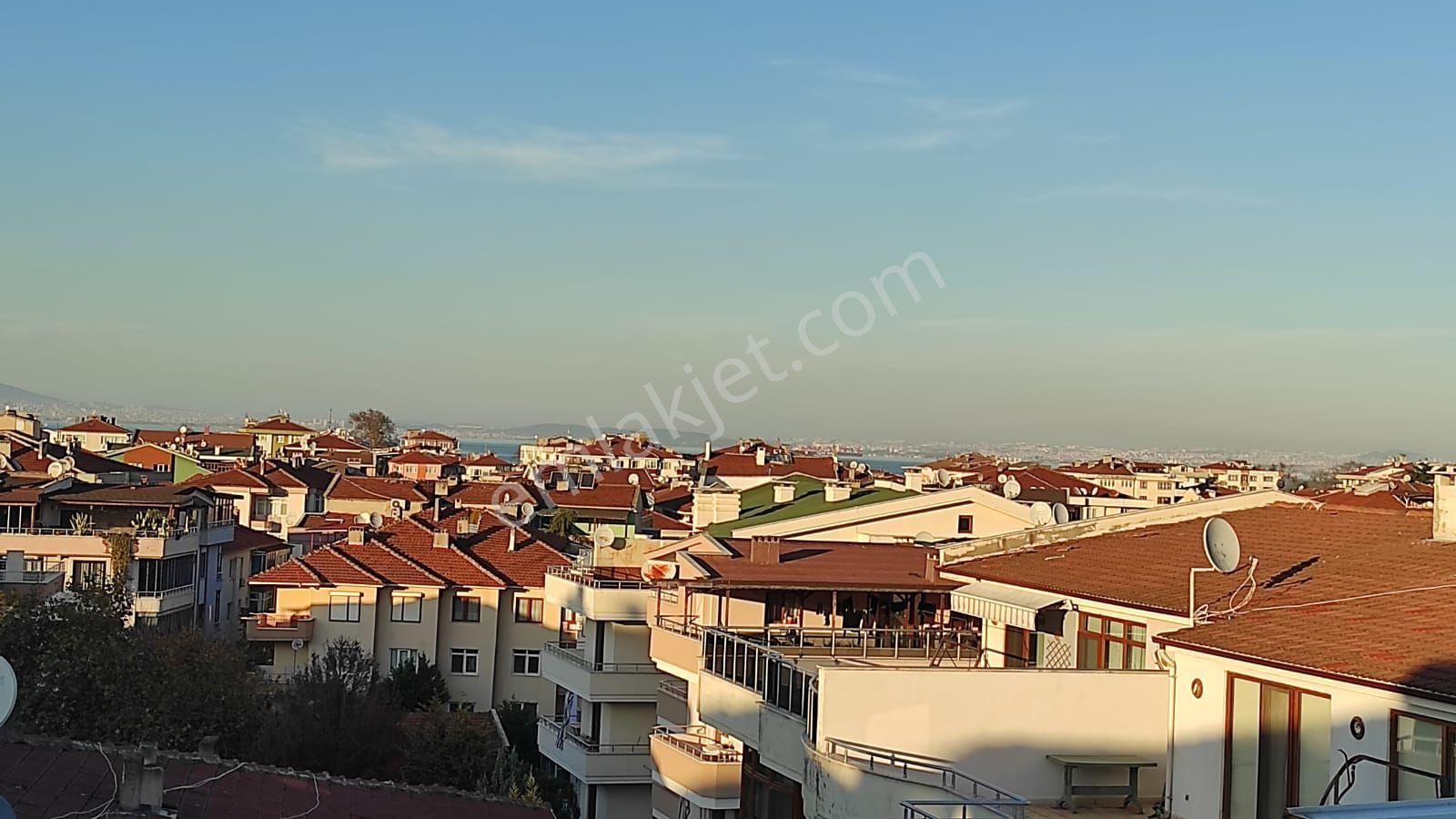 Bahçelievlerde Bakımlı Asansörlü 3+1 Geniş Daire