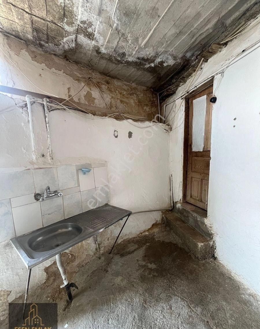 Antalya Elmalı Toklular Mah'de Vahab-ı Ümmi Türbesinin Yanında 2 Katlı Satılık Müstakil Bina - Görsel 2