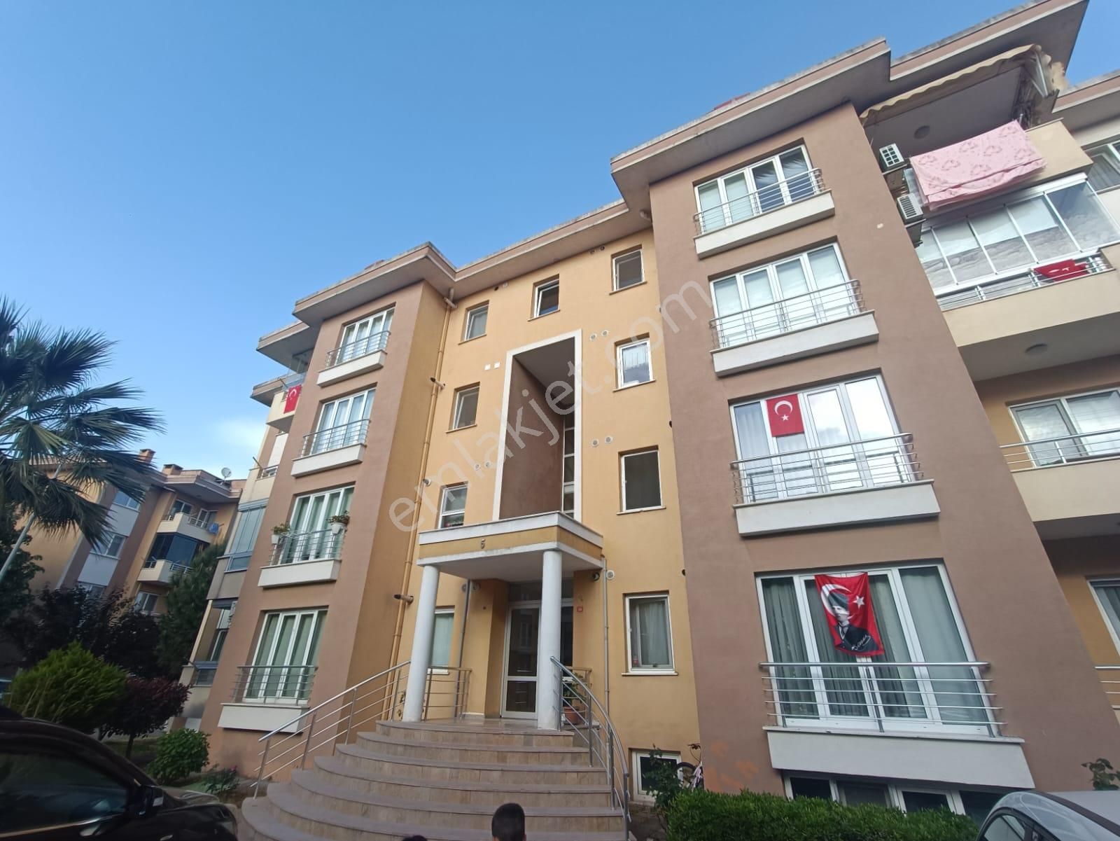 Yalova Merkez Kiptaş Konutları 3+1 120 M2 Kiralık Daire