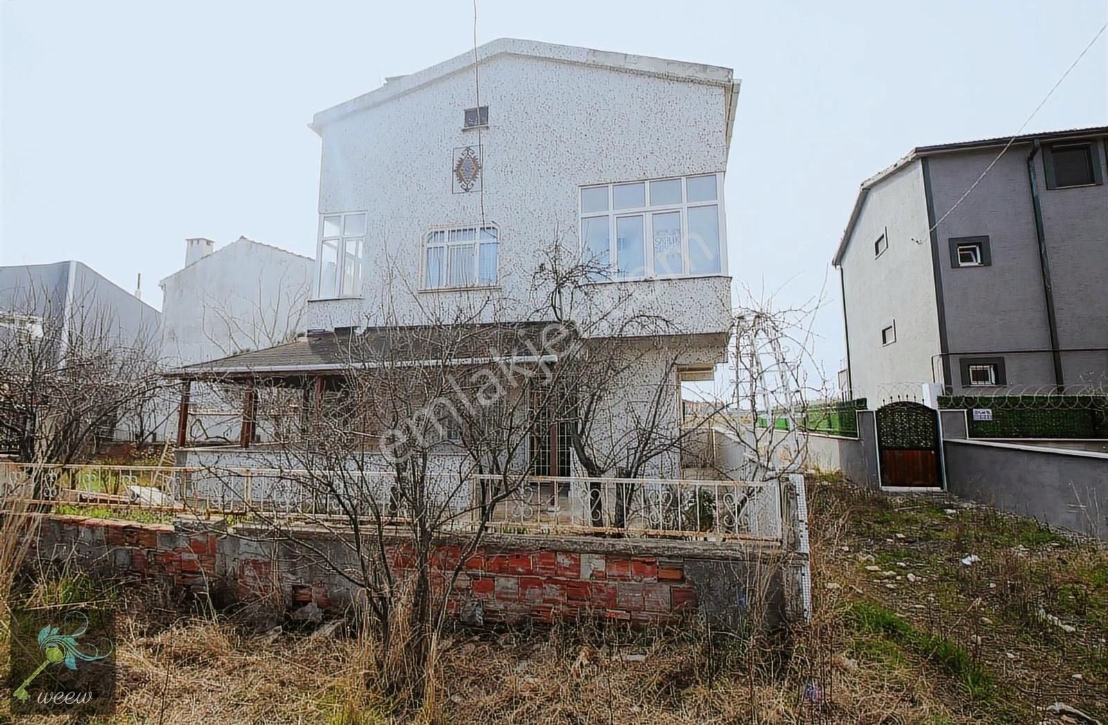 Yeni Çiftlikte Denize 250 M Mesafede 3 Katlı Satılık Villa