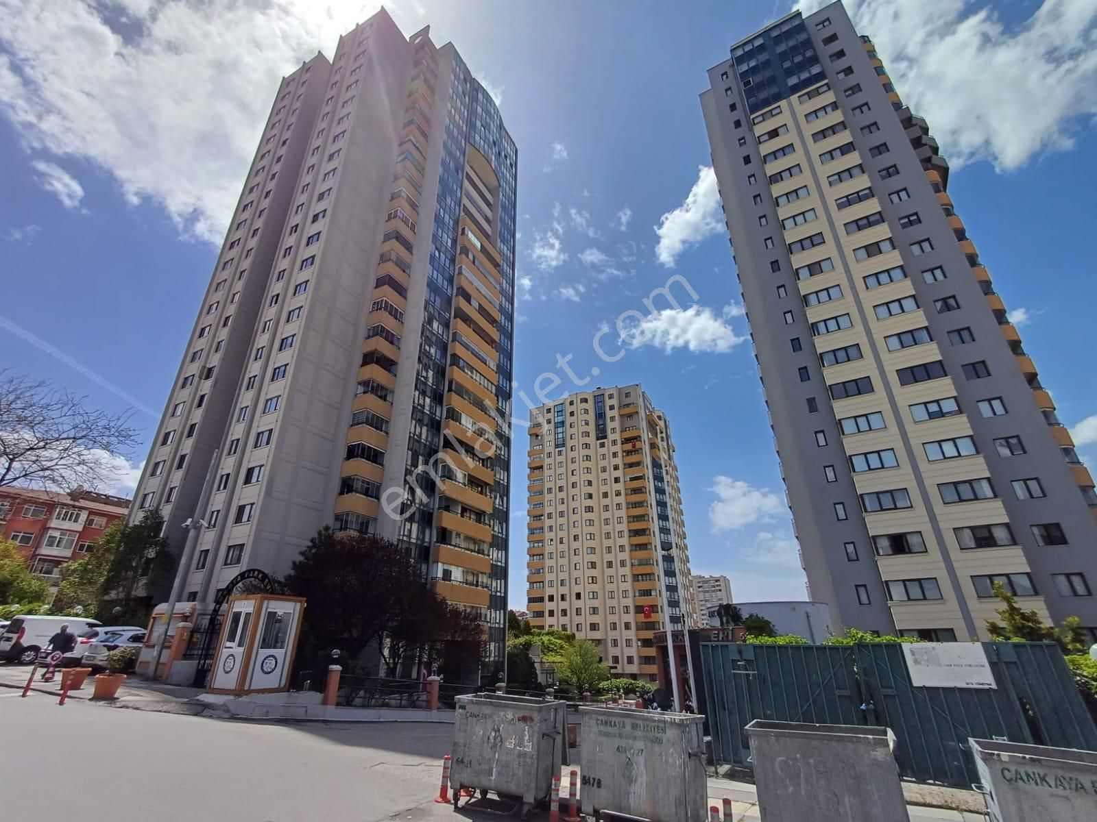 Çankaya Park Evlerinde Yüksek Katta Manzaralı Yapılı 2+1 Kiralık Daire