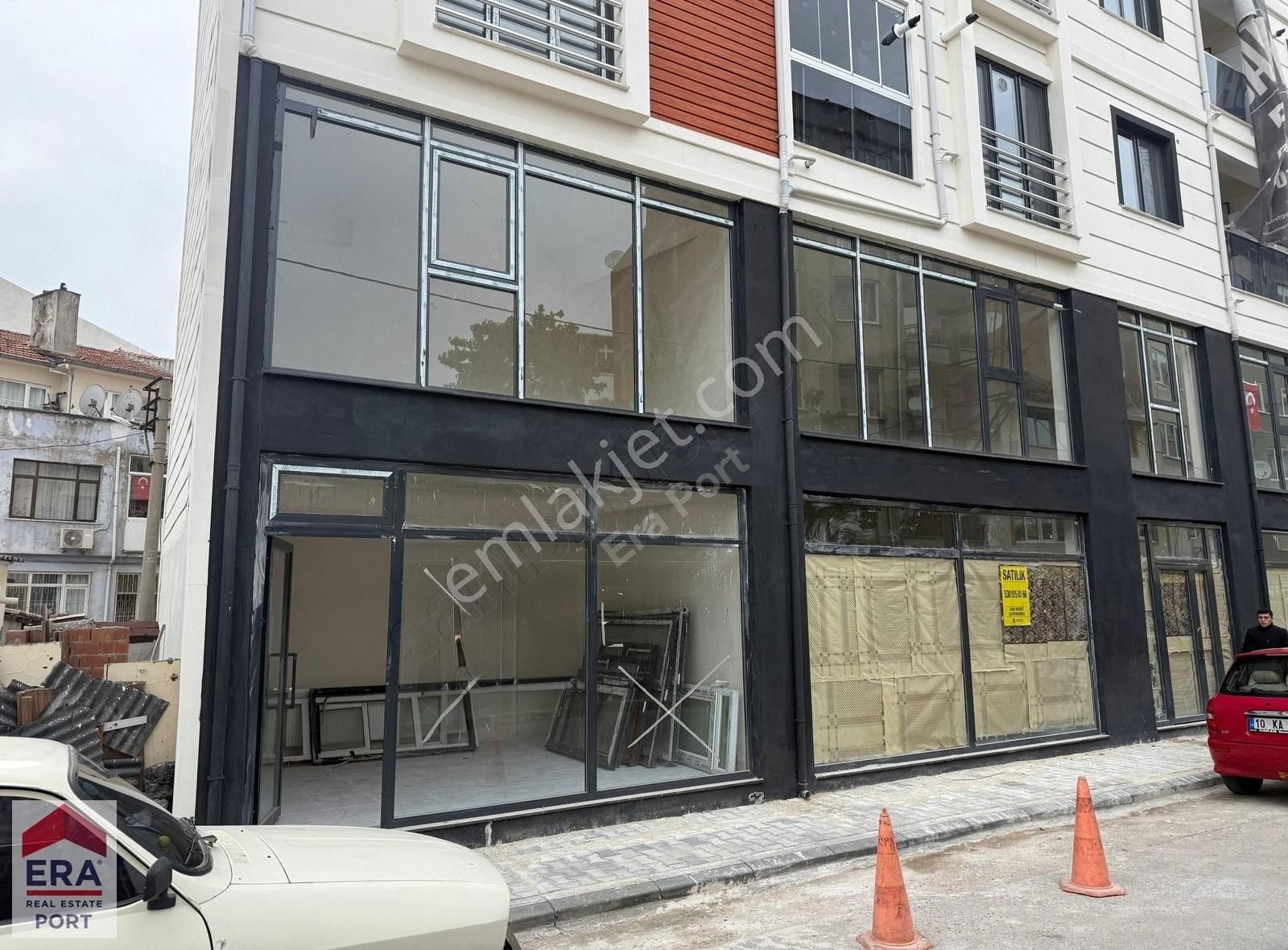 Era Port Güvencesiyle Bağlar Sokağın'da Kiralık Dükkan