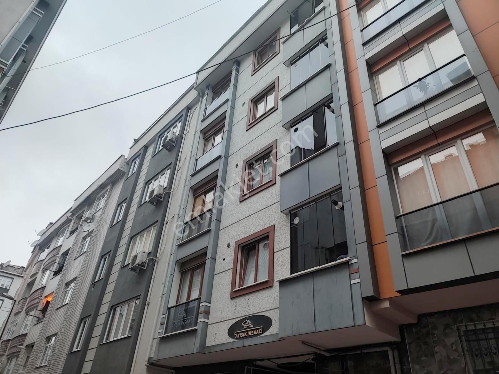 İsa Dan Hürriyette Üçevler Camii Yakını 2+1 Arakat