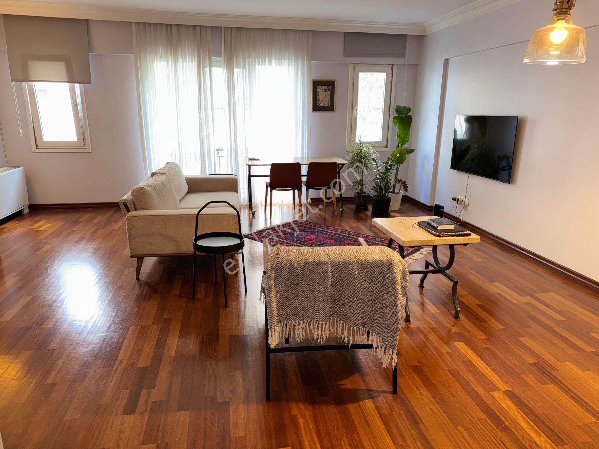 Topağacı Hacıemin'de 2002 Yapımı Binada, Asansörlü-kombili 120m2