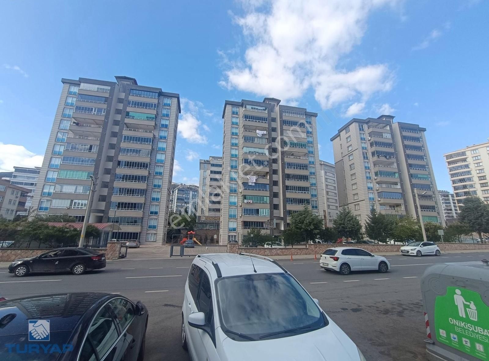 Binevler Turyaptan Merkezi Konumda Kiralık 4+1 Daire