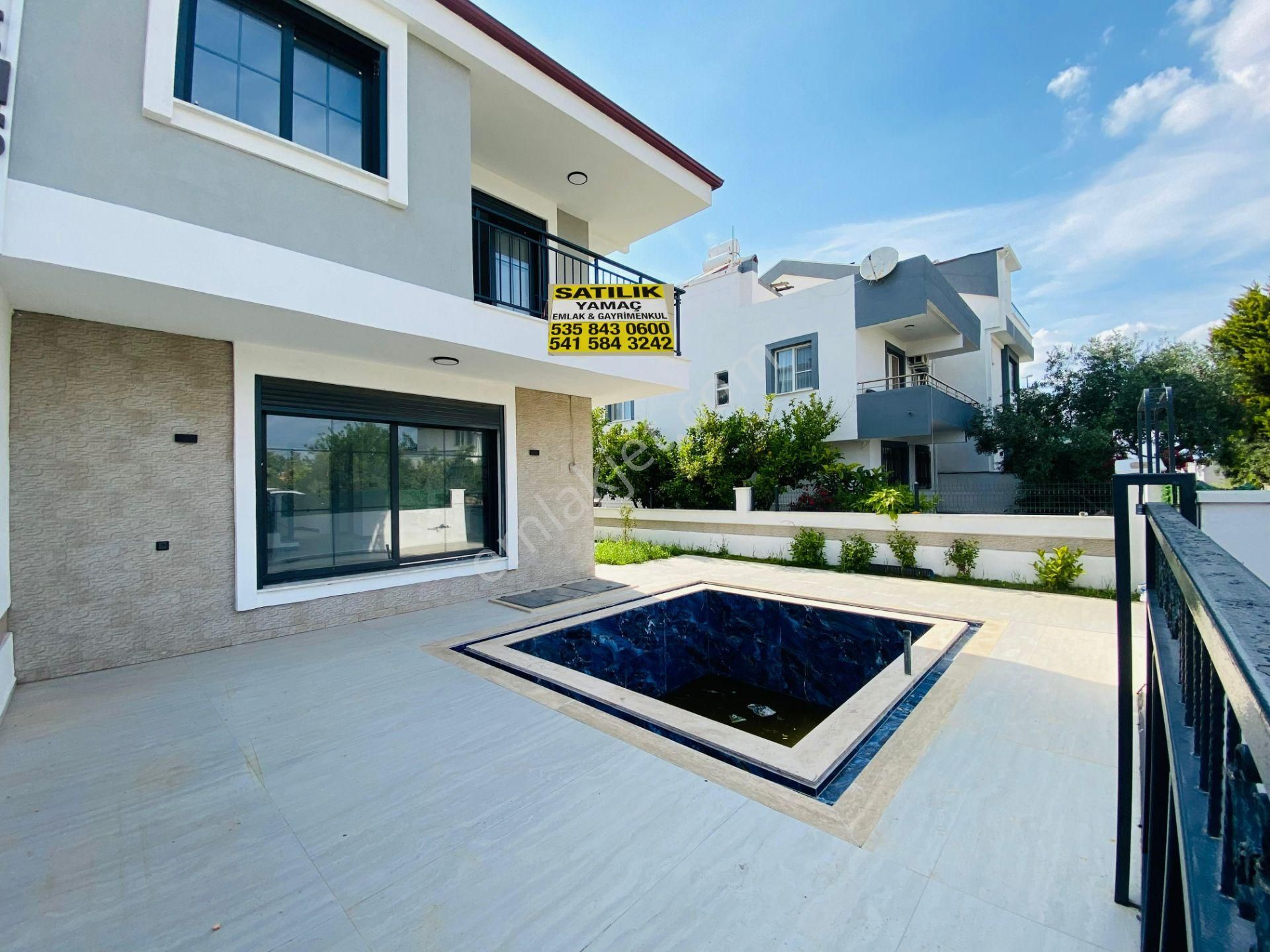 Didim'de Satılık Havuzlu Araba Garajlı Otomatik Panjurlu Geniş Bahçeli 4+1 Villa