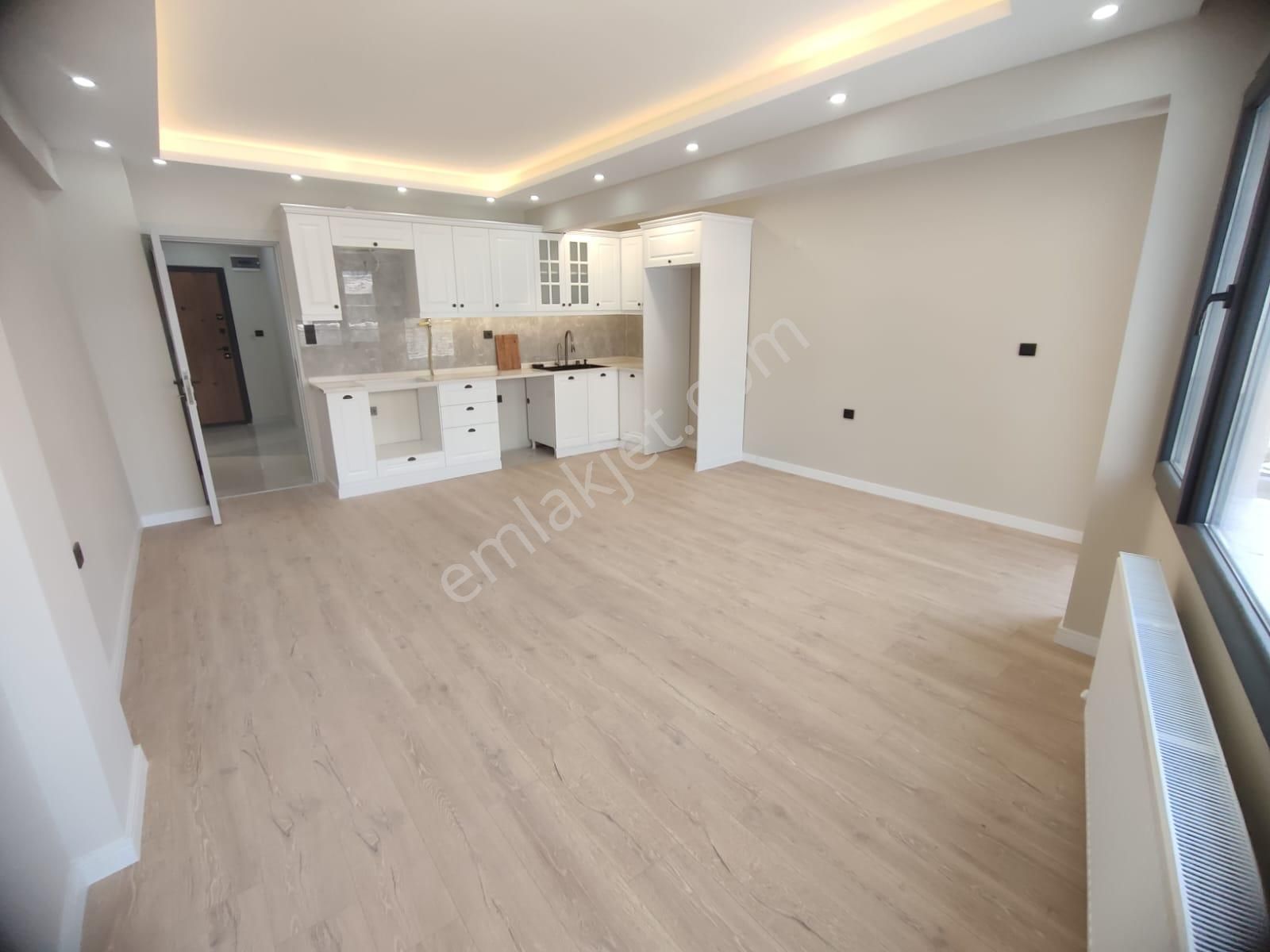 Basınsitesi Mahallesinde 3+1 Full Yapılı-ara Kat Masrafsız Daire