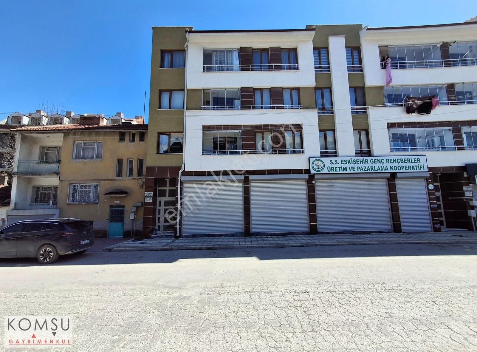 Eskişehir Vergi Dairesi Yanında 3 Adet Daire Komple Satılıktır