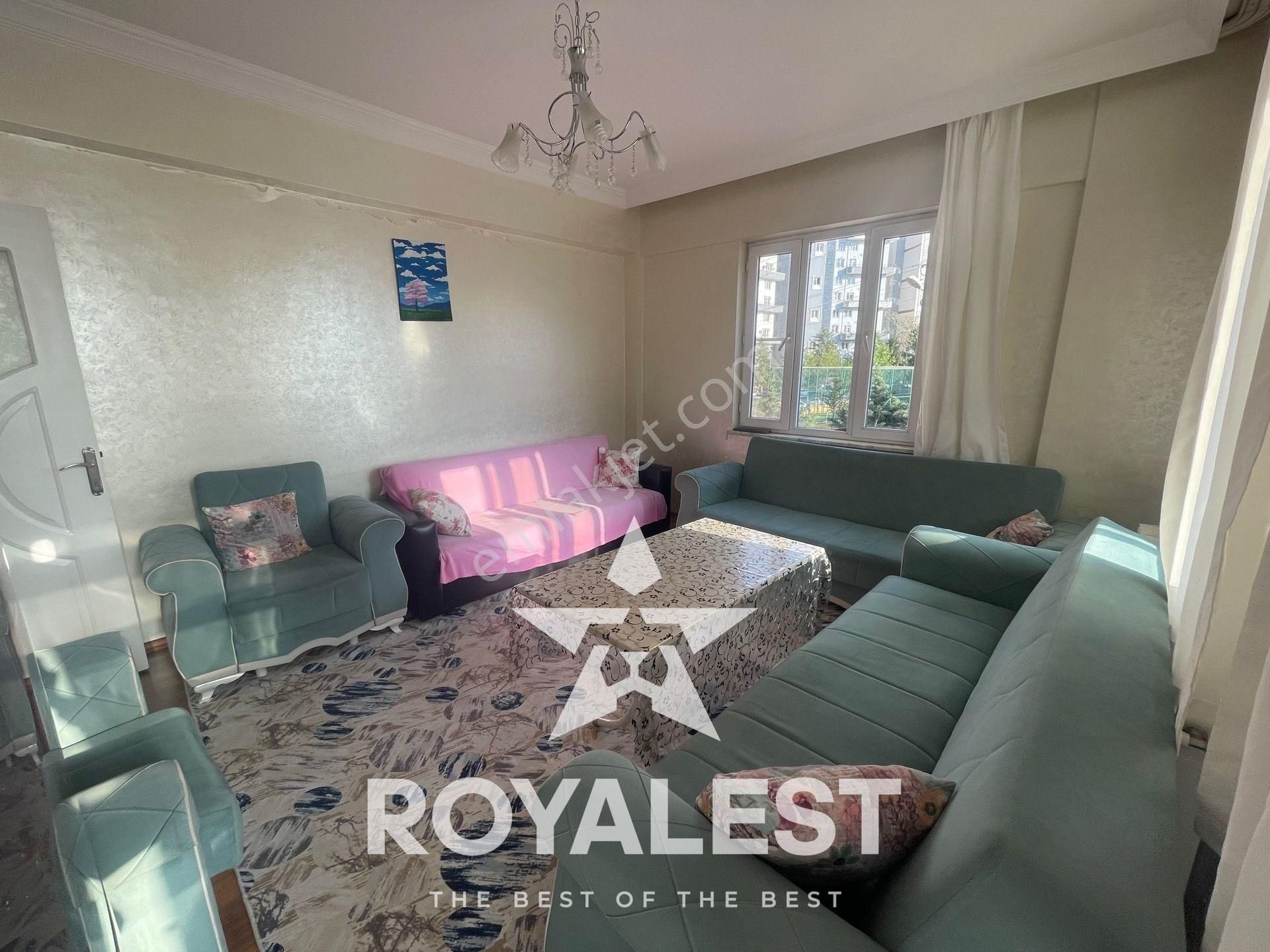 Royalest'ten Hasarsız İskanlı Düzlük Konumda Park Yamacında 2+1