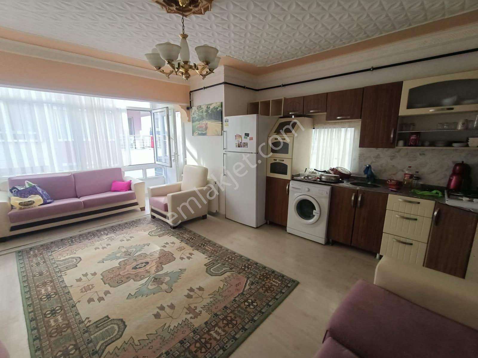 Yasemın Emlaktan Yüksek Giriş Kat 2 +1 Daire