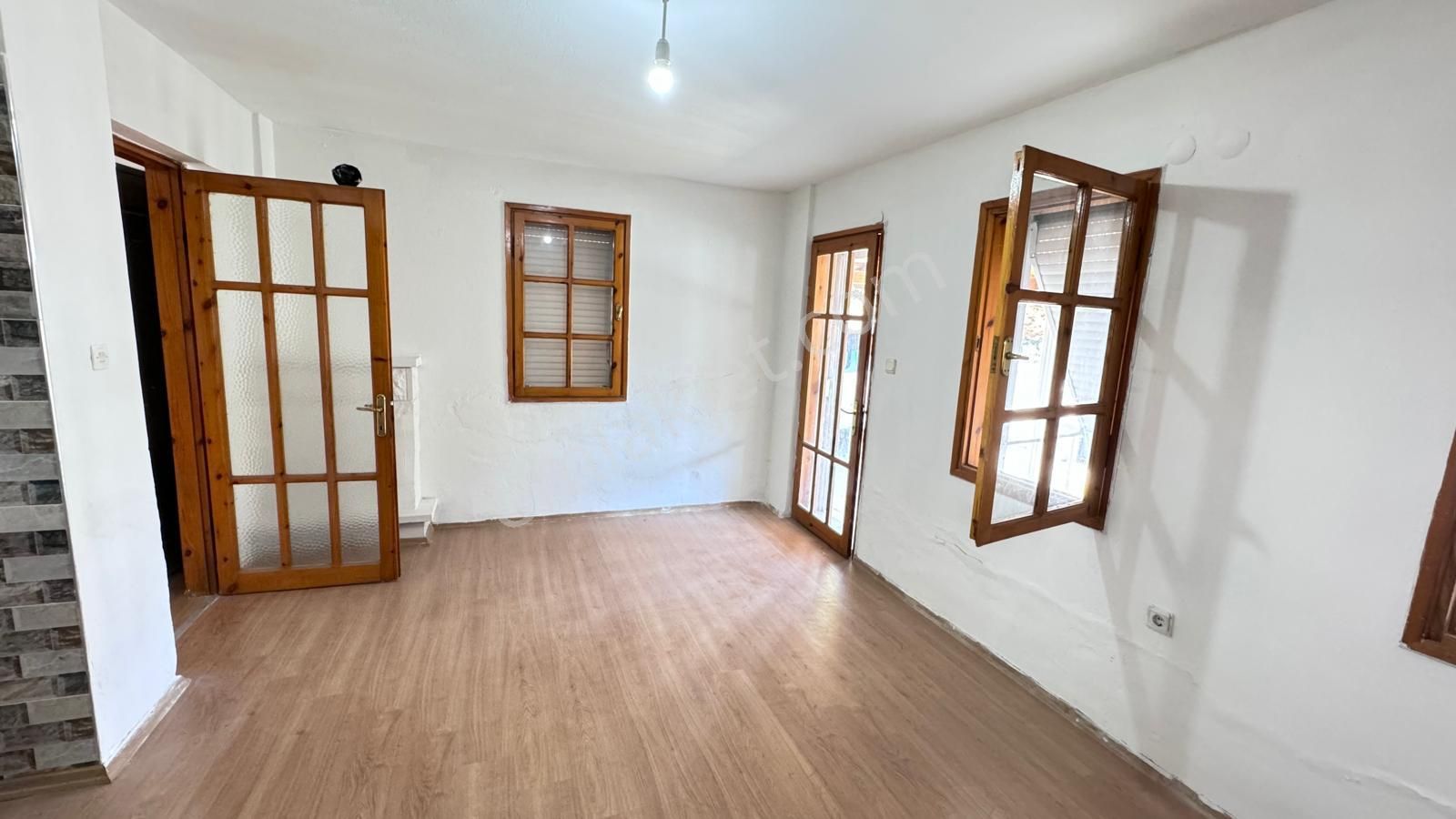 Dikili Cumhuriyet Mah. Fırsat Villa Satılıktır. - Görsel 7