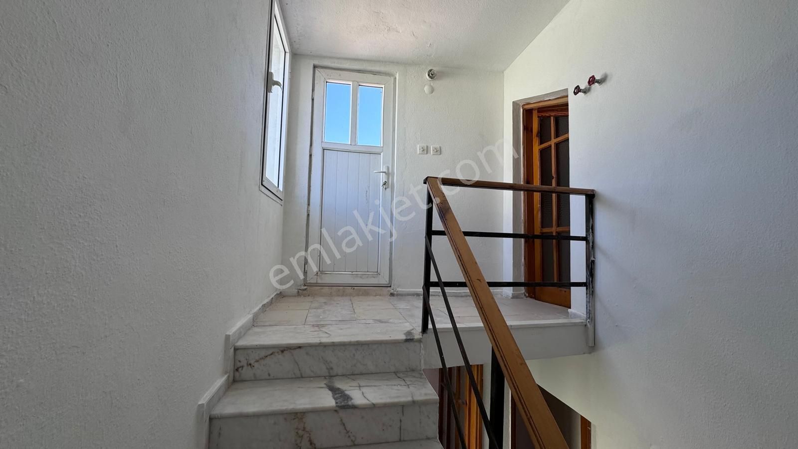 Dikili Cumhuriyet Mah. Fırsat Villa Satılıktır. - Görsel 18