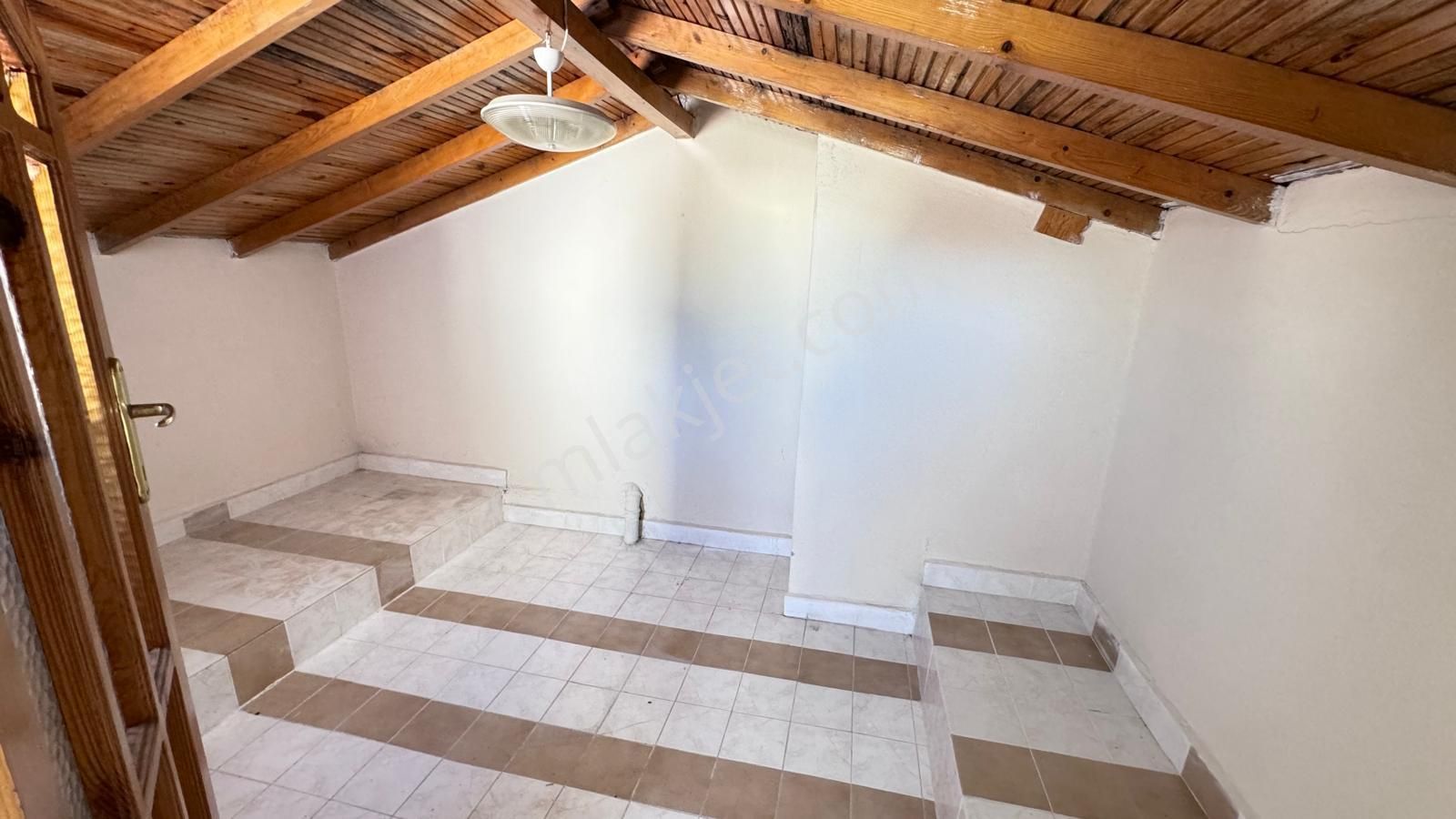 Dikili Cumhuriyet Mah. Fırsat Villa Satılıktır. - Görsel 27