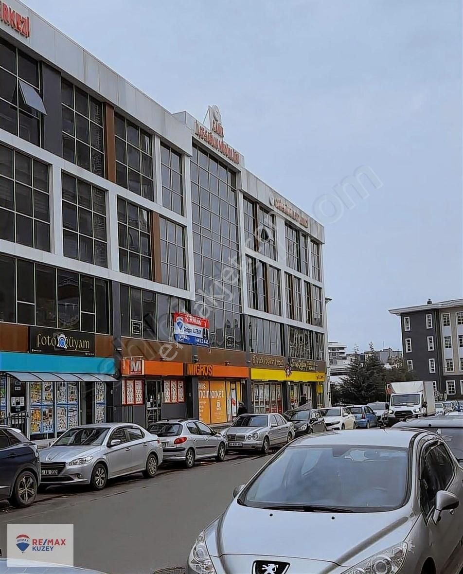Satılık 90 M2 Canikte Ofis Remax Kuzey Cengizden
