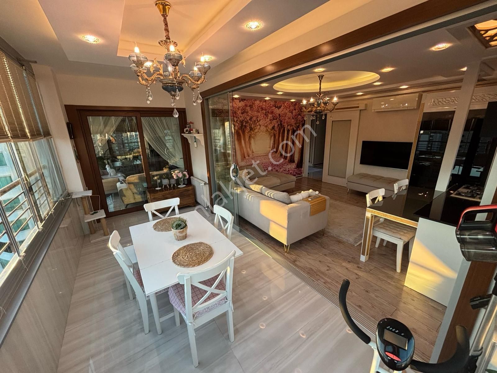 Karınca'dan Marvelous Sitesinde Yüksek Kat Ekstralı Satılık 4+1