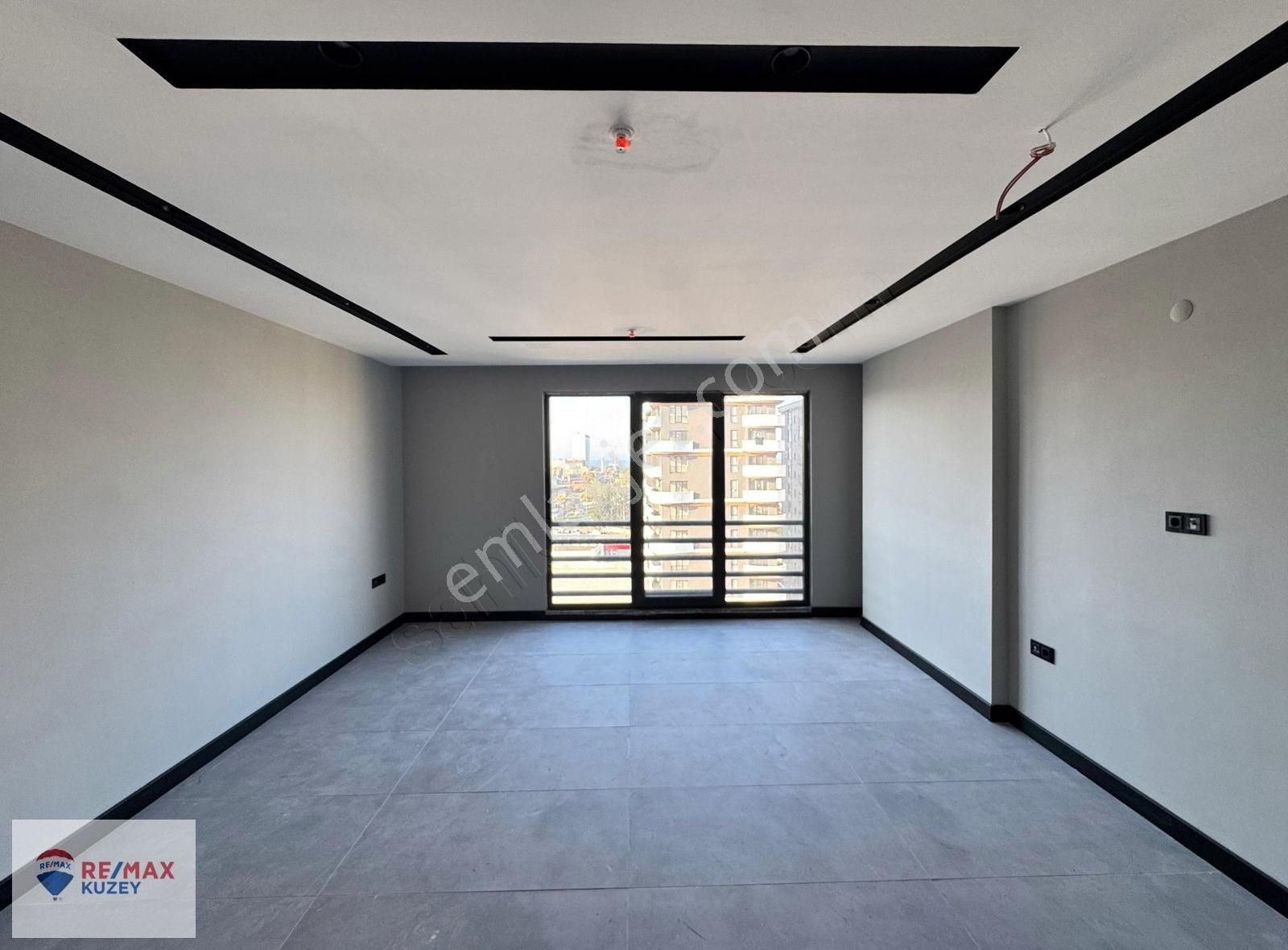Remax Ufuk Canik Baran Prime'da Deniz Manzaralı Satılık 2+0 Ofis