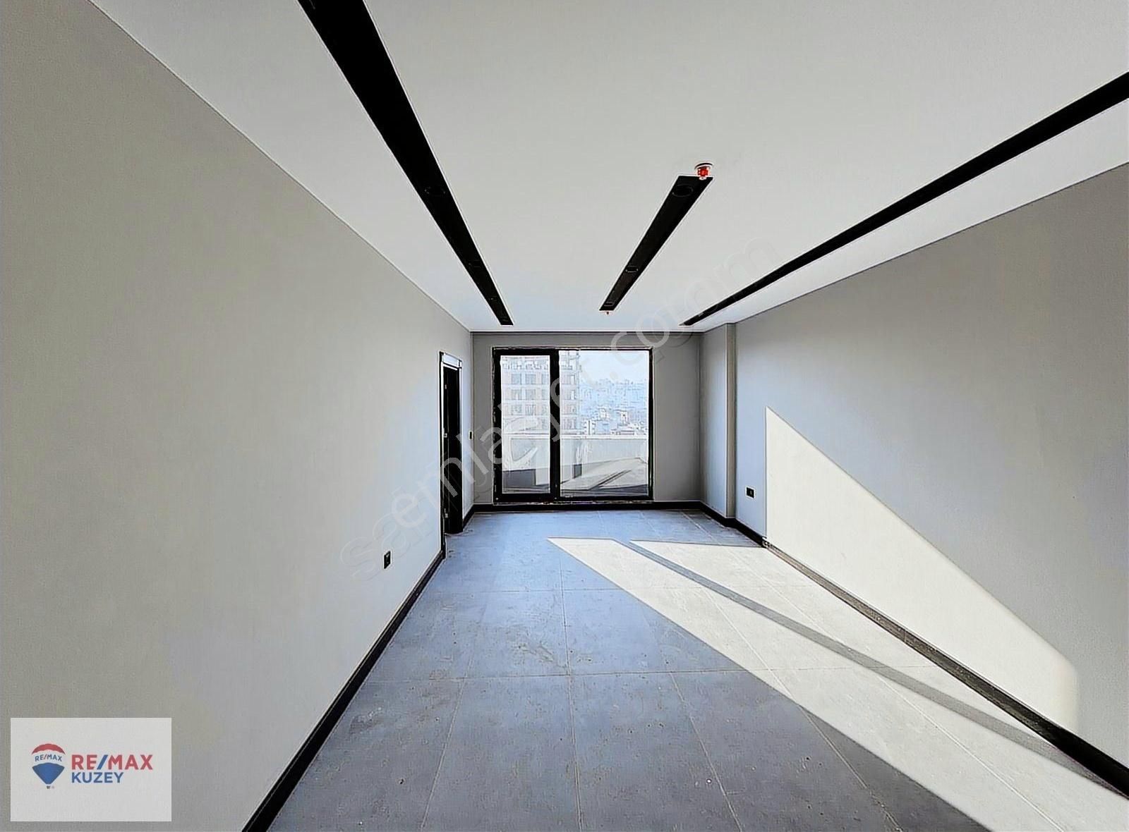 Remax Ufuk Canik Baran Prime'da Deniz Manzaralı Satılık 2+0 Ofis